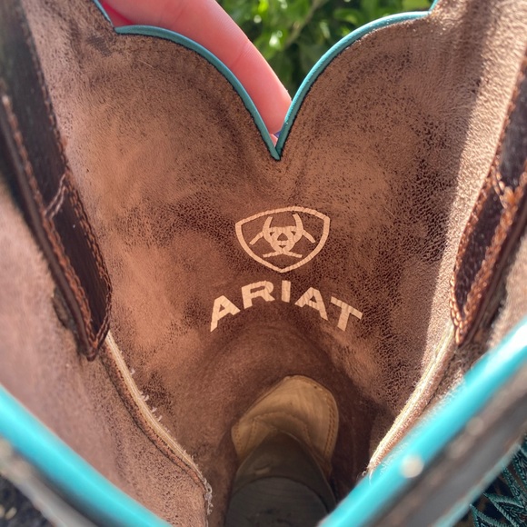 Ariat Cowboy boots size 6b - Picture 4 of 5